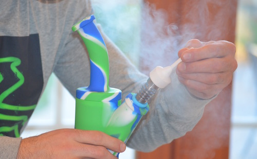 What exactly does a carb cap do using-a-ceramic-carb-cap