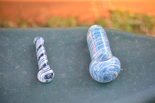 Difference Between a Chillum and a Glass Bowl chillum-and-spoon-pipe-on-green-table