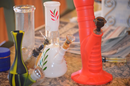 Silicone Bongs vs. GLass Bongs silicone-bongs-and-glass-bongs