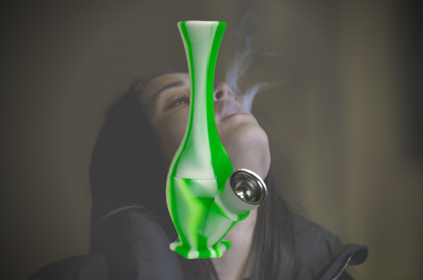 mini-bong-with-slide-and-bowl-piece