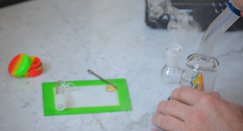 smoking-glass-dab-rig
